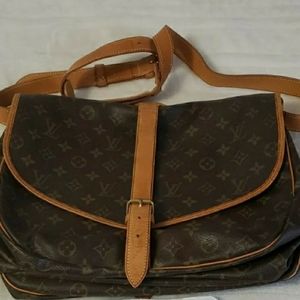 AUTHENTIC LOUIS VUITTON SAMAUR 35
